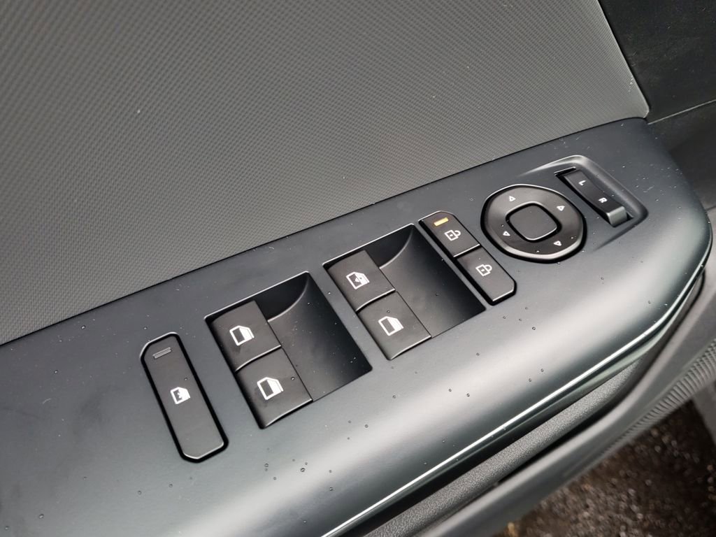 New 2025 Kia K4 LXS image 16