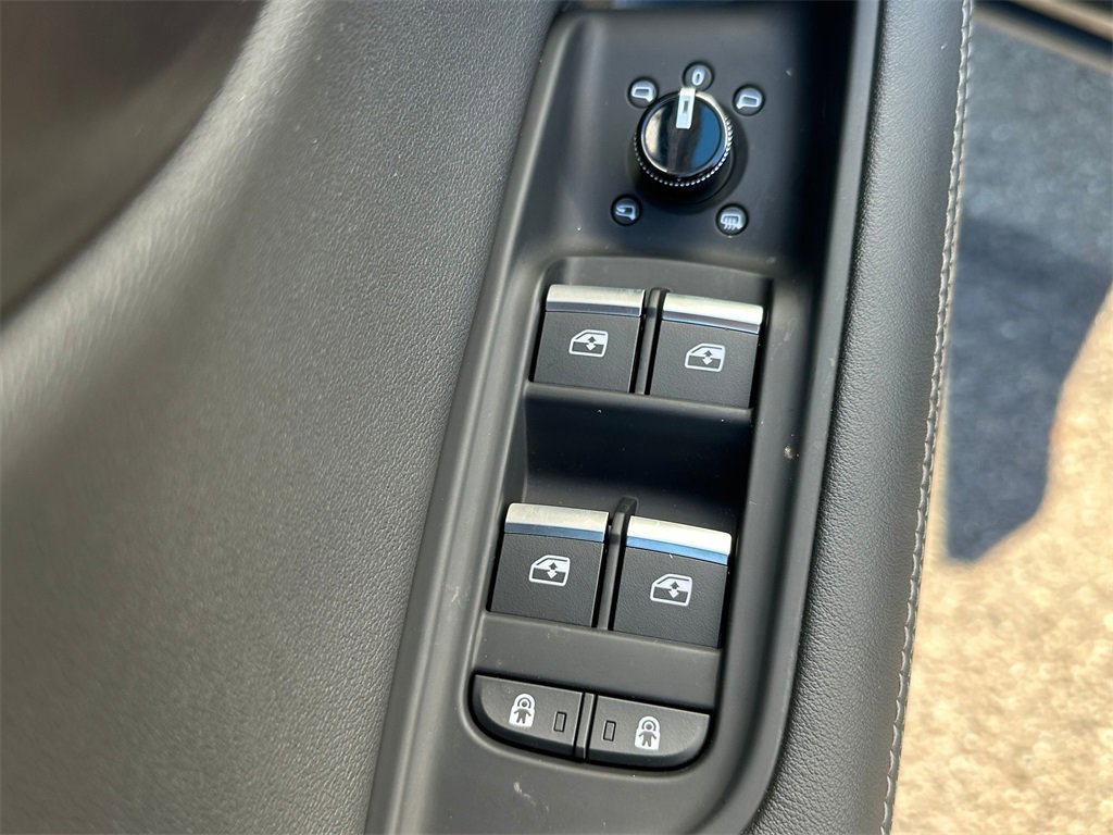 Used 2023 Audi Q8 Premium Plus w/ Premium Plus Package image 21