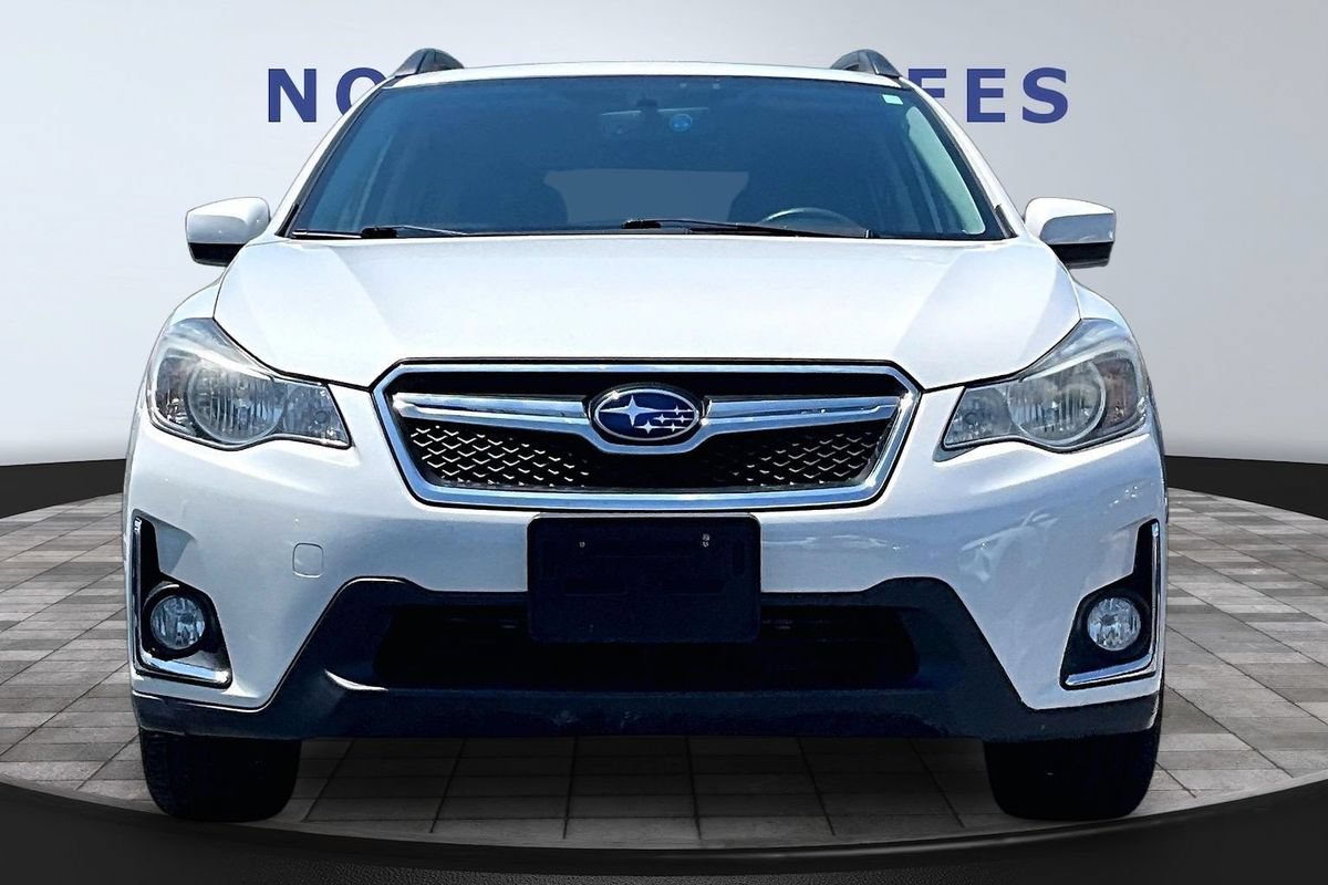 Used 2017 Subaru Crosstrek 2.0i Premium w/ Moonroof Package AWD/4WD image 2