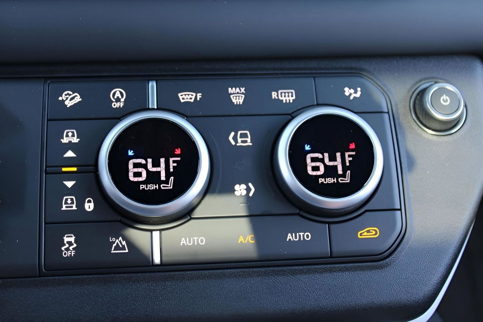 New 2025 Land Rover Defender 110 X-Dynamic SE image 21