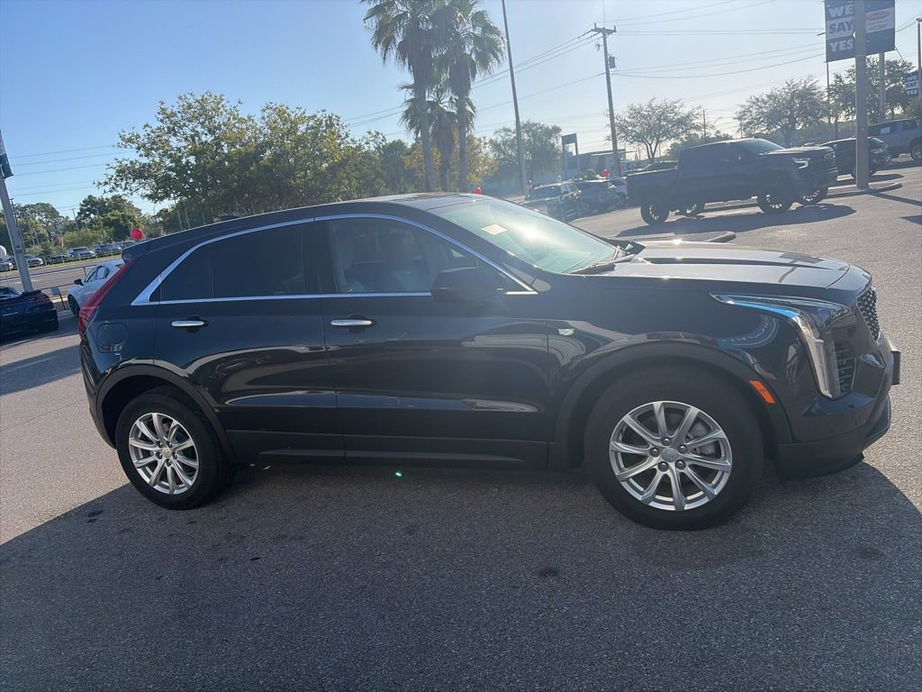 Used 2023 Cadillac XT4 Luxury w/ Cold Weather Package image 4