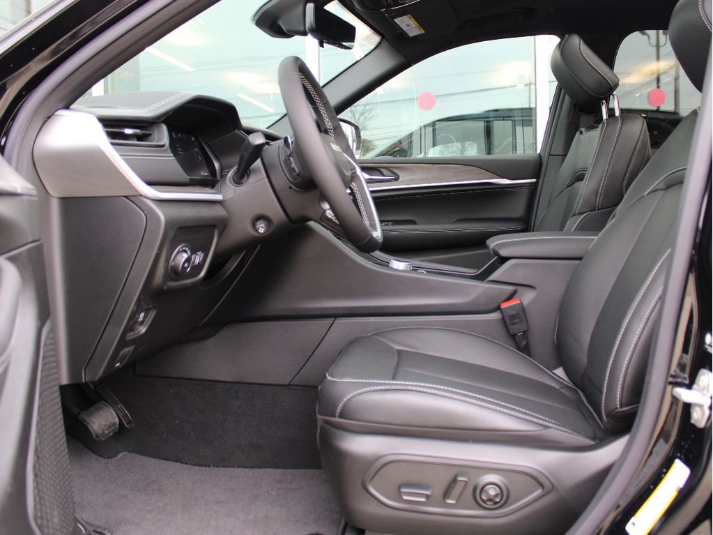 New 2026 Jeep Grand Cherokee Limited Reserve AWD/4WD image 10