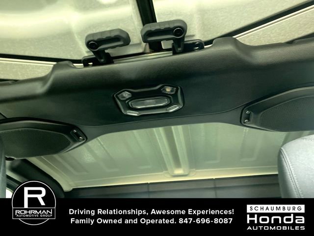 Used 2021 Jeep Gladiator Willys image 11