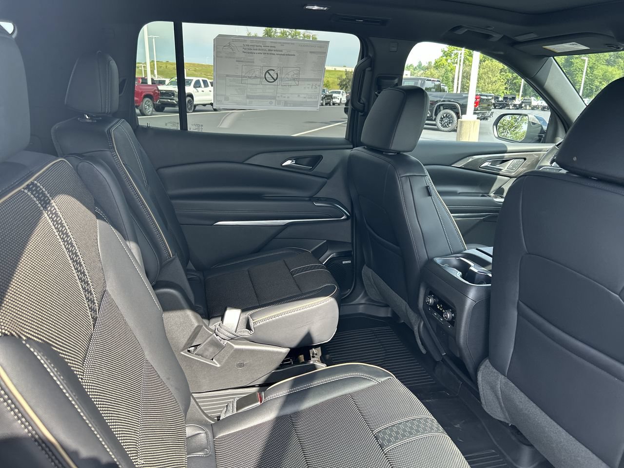 New 2026 Chevrolet Traverse High Country w/ LPO, Floor Liner Package AWD/4WD image 18