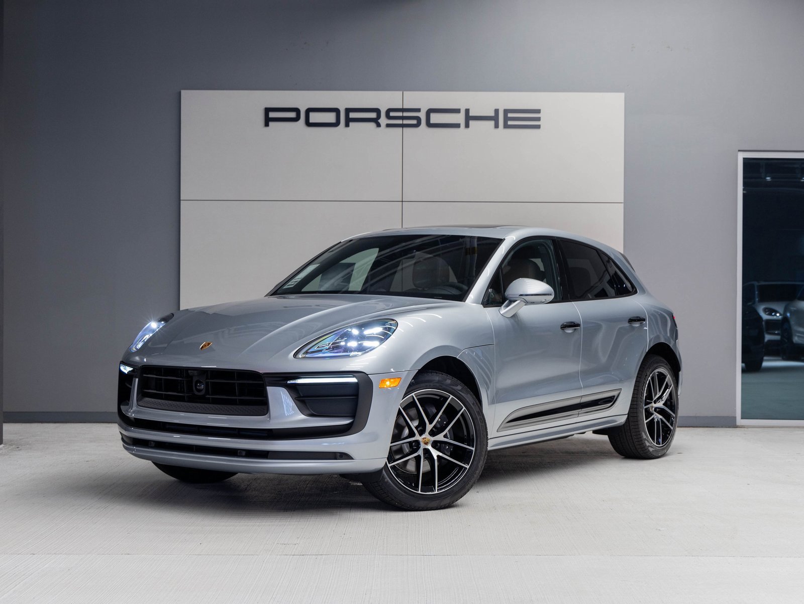 New 2026 Porsche Macan image 1
