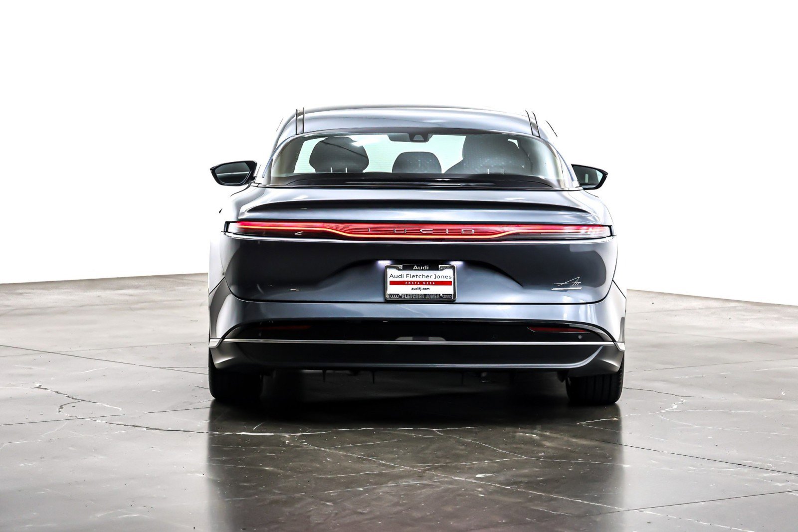 Used 2024 Lucid Air Touring image 4