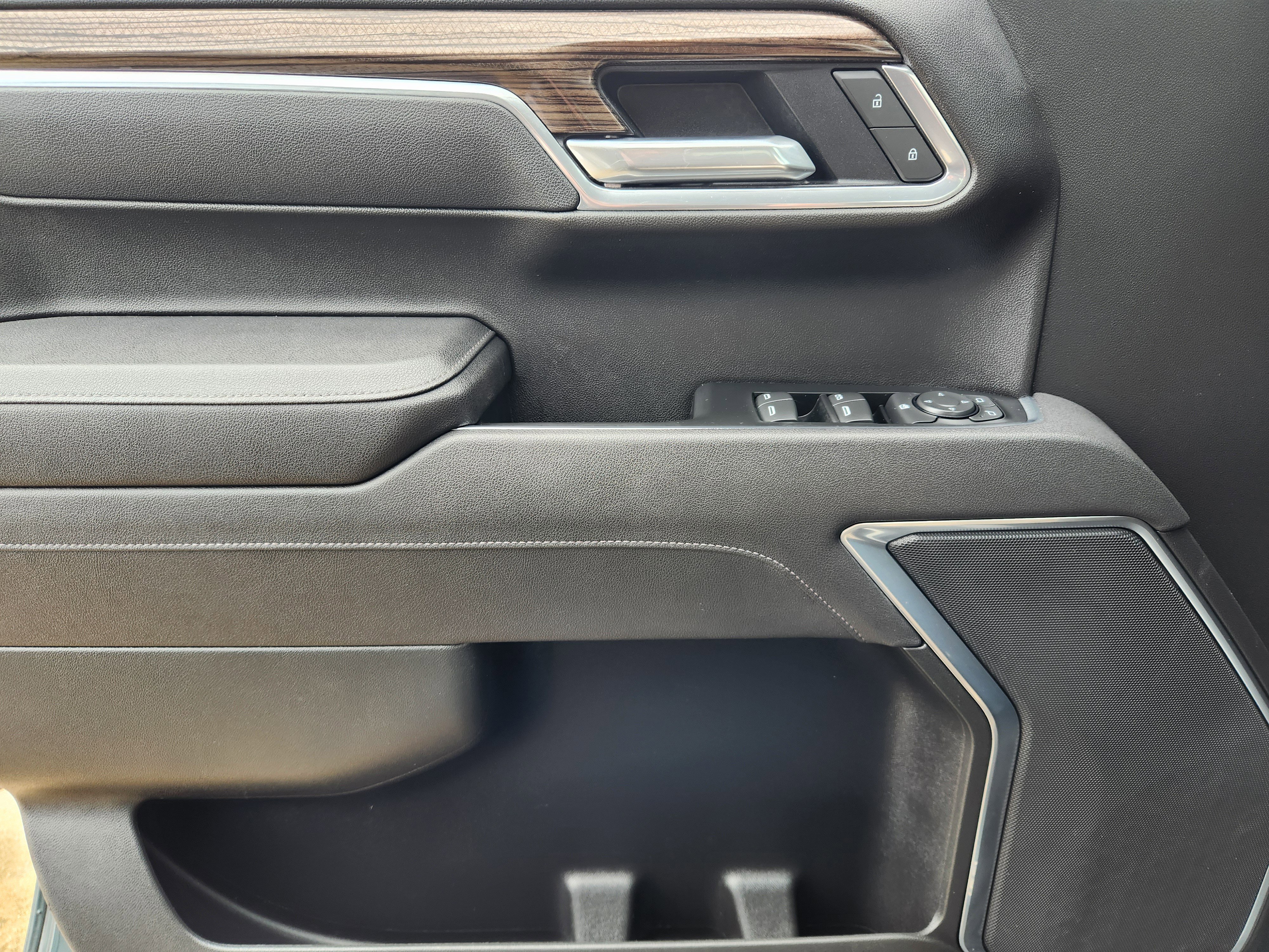 Certified 2025 Chevrolet Silverado 1500 LT image 22