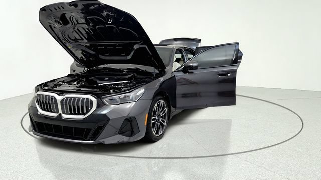 Used 2026 BMW 530i w/ M Sport Package RWD image 13