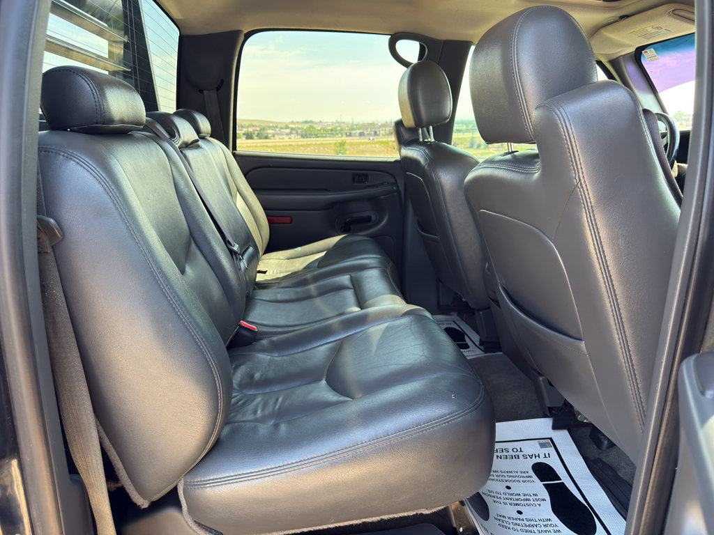 Used 2005 Chevrolet Silverado 2500 LT w/ Heavy-Duty Power Package AWD/4WD image 11