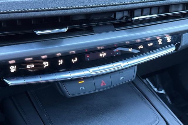 Used 2024 Cadillac XT4 Premium Luxury image 28