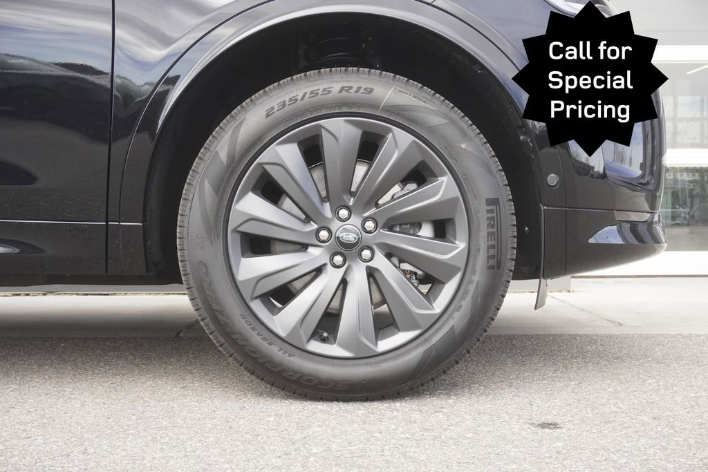 New 2025 Land Rover Discovery Sport S image 32