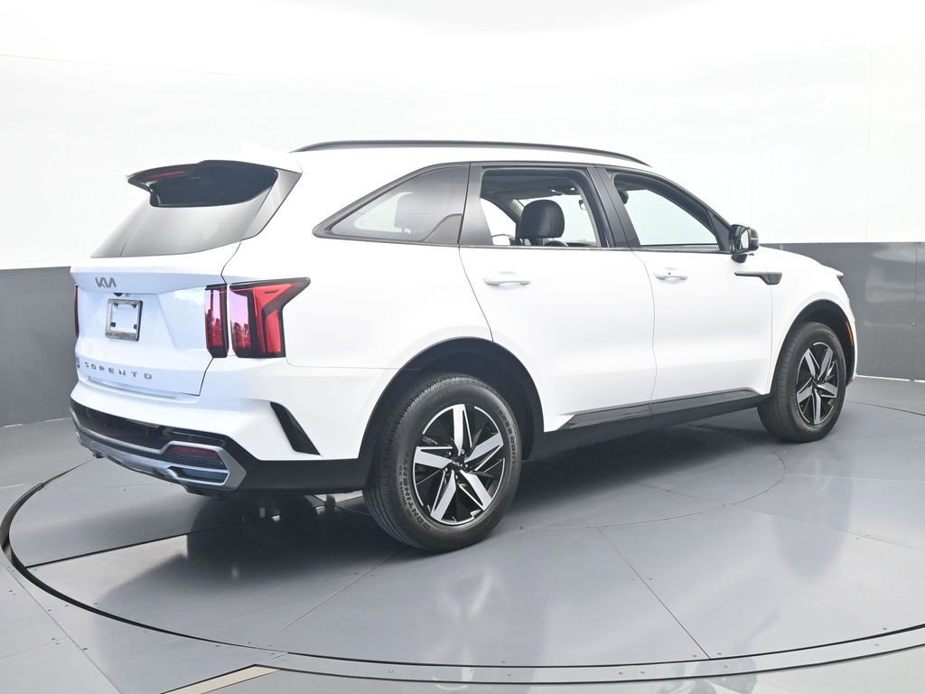 Used 2022 Kia Sorento EX w/ Panoramic Sunroof Package FWD image 6