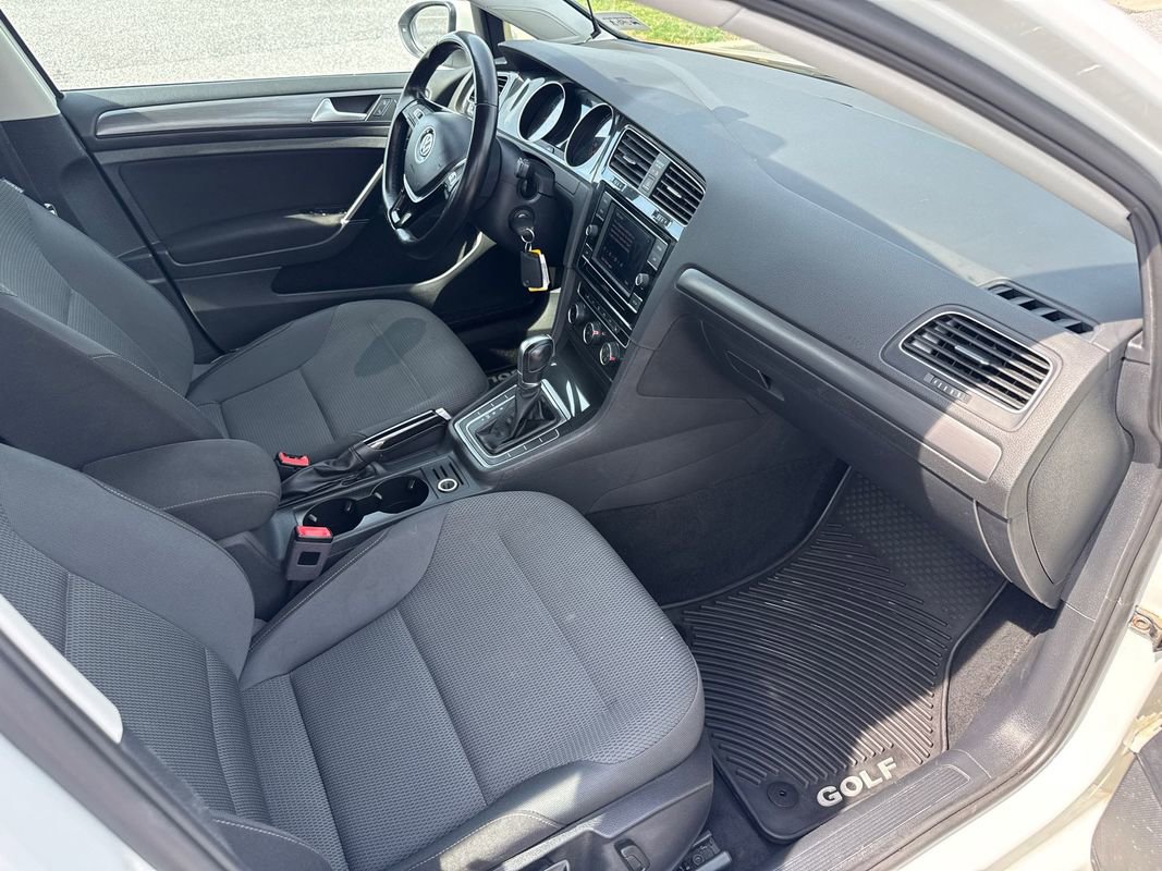 Used 2018 Volkswagen Golf S image 14