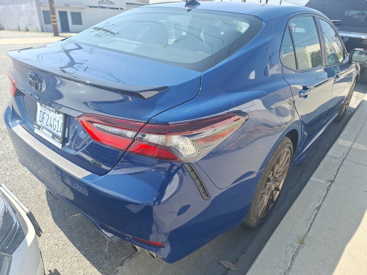 Used 2023 Toyota Camry SE image 11