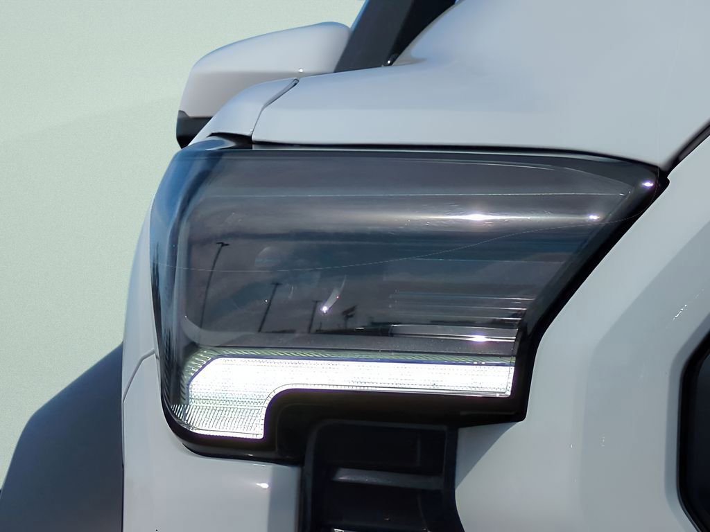 Used 2025 Toyota Tacoma Trailhunter image 9