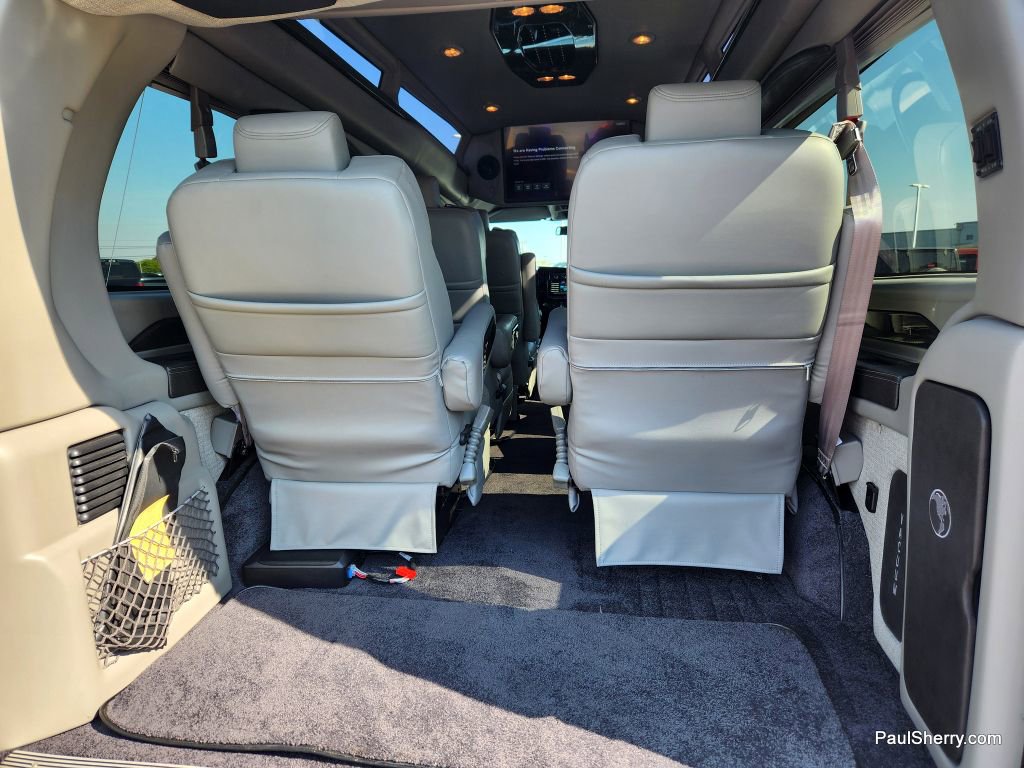 Used 2023 Chevrolet Express 2500 Extended image 25