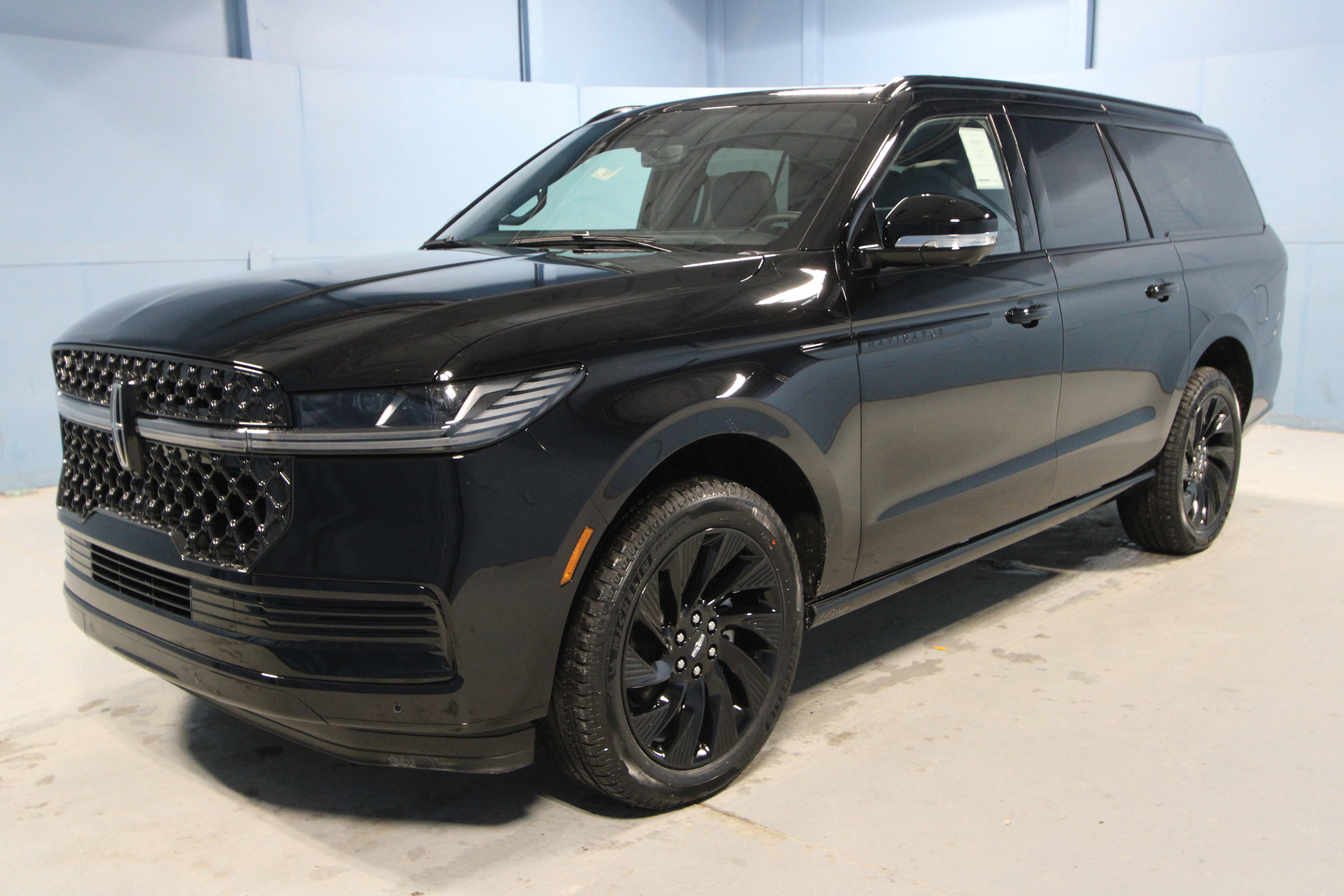 New 2026 Lincoln Navigator L Reserve w/ Jet Appearance Package image 28