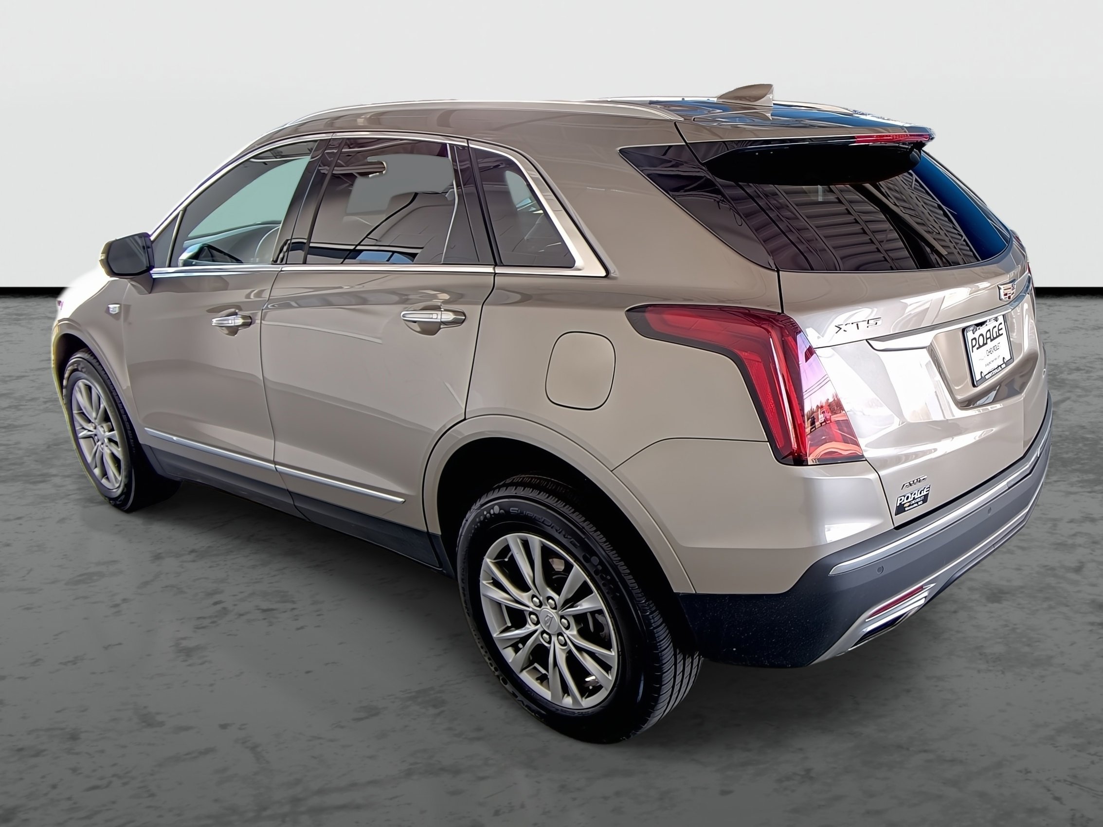 Used 2022 Cadillac XT5 Premium Luxury w/ LPO, Floor Liner Package image 11