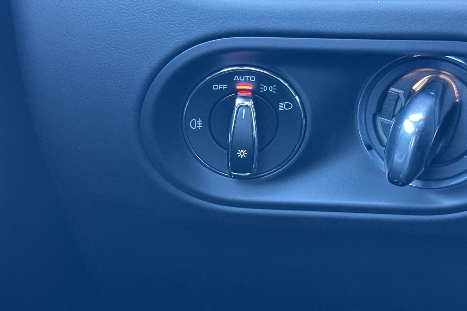 New 2026 Porsche Macan Turbo image 34