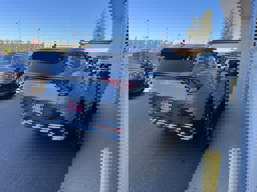 New 2025 Kia Sportage LX image 4