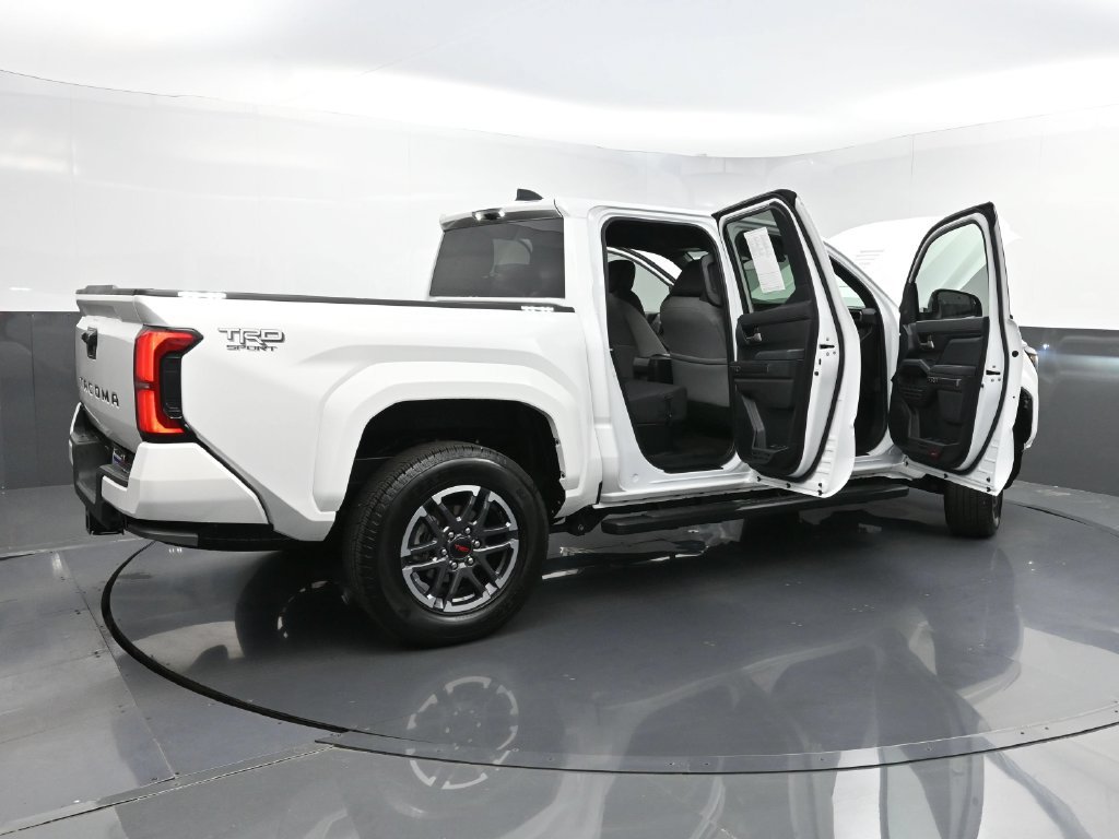 Used 2024 Toyota Tacoma TRD Sport AWD/4WD image 37