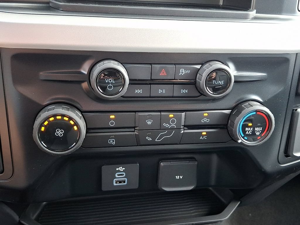 New 2026 Ford F350 XLT w/ FX4 Off-Road Package AWD/4WD image 11