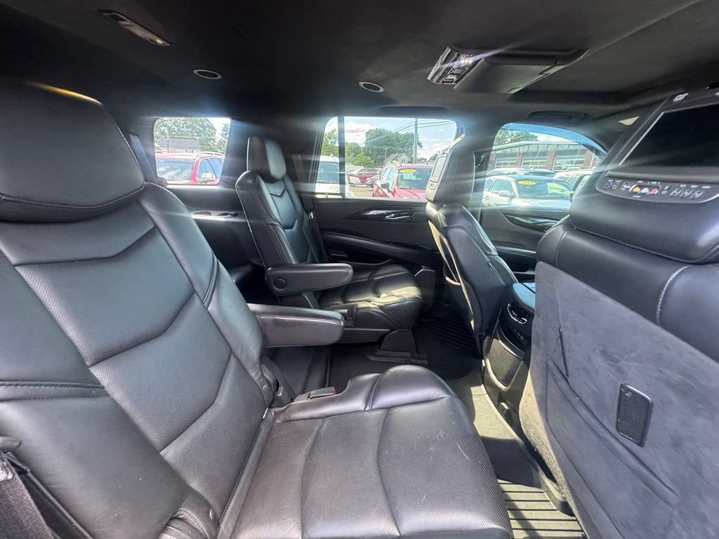 Used 2018 Cadillac Escalade Platinum AWD/4WD image 26