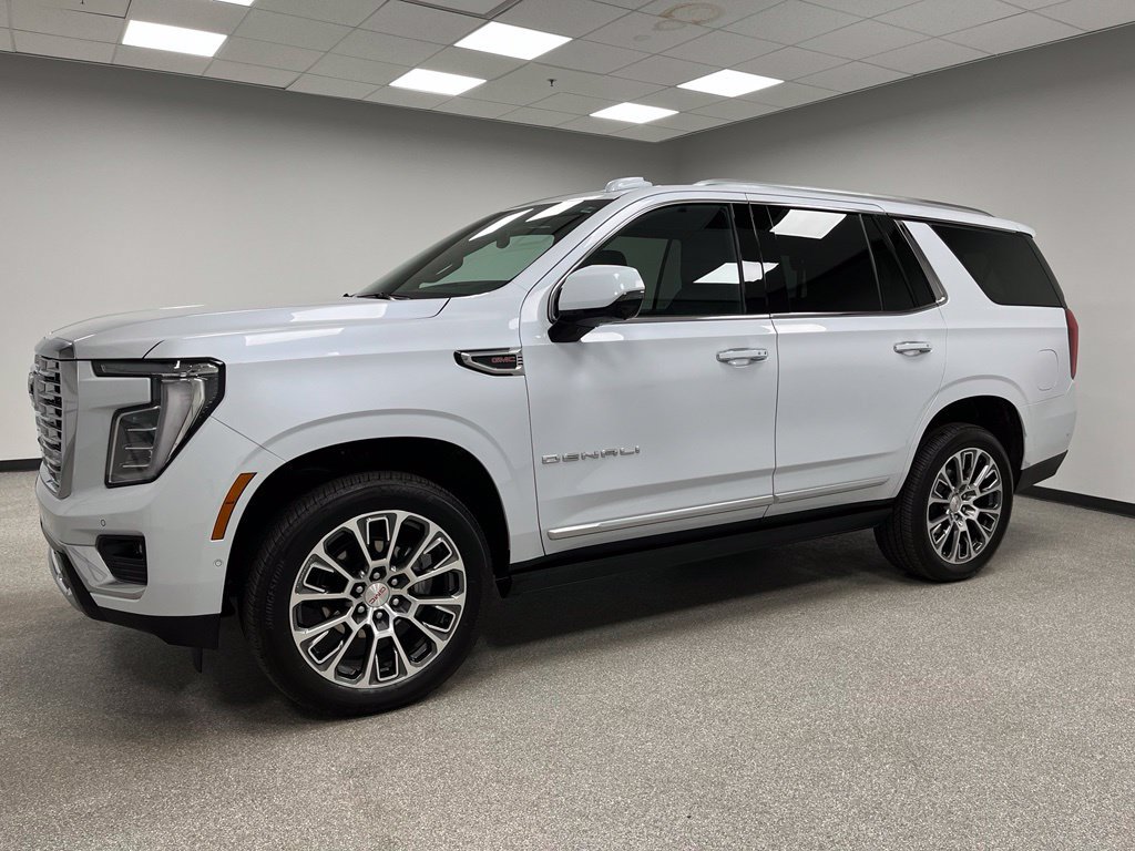 Used 2026 GMC Yukon Denali w/ Sun & Power Step Package AWD/4WD image 6