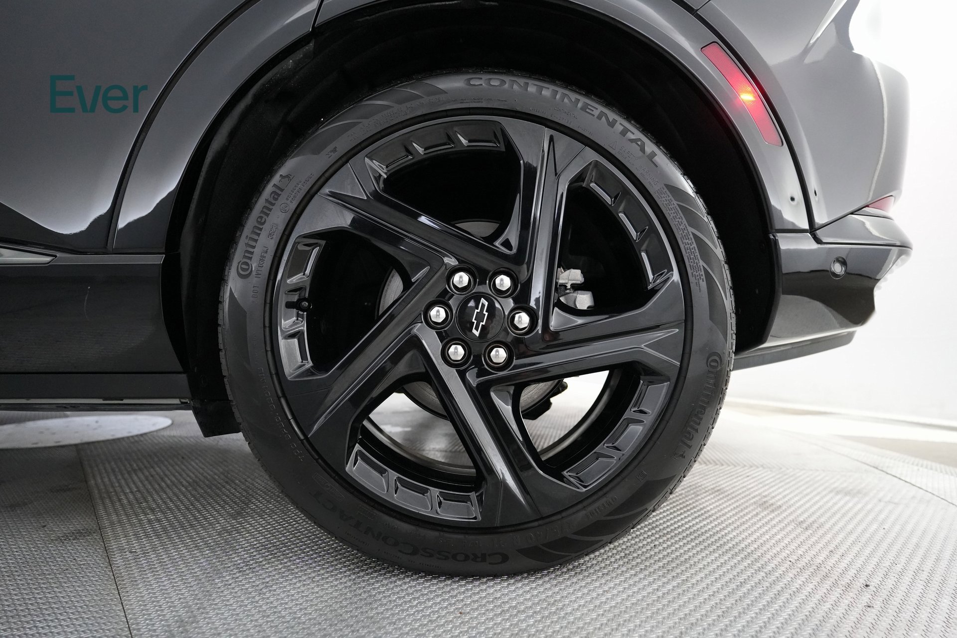 Used 2024 Chevrolet Equinox EV RS image 18