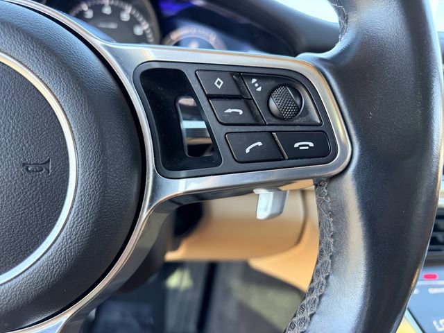 Used 2018 Porsche Panamera RWD image 9