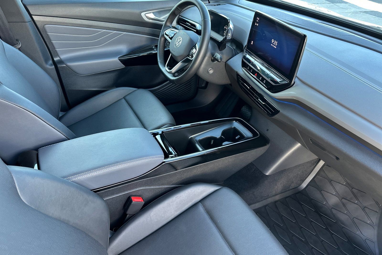 Used 2023 Volkswagen ID.4 S image 16