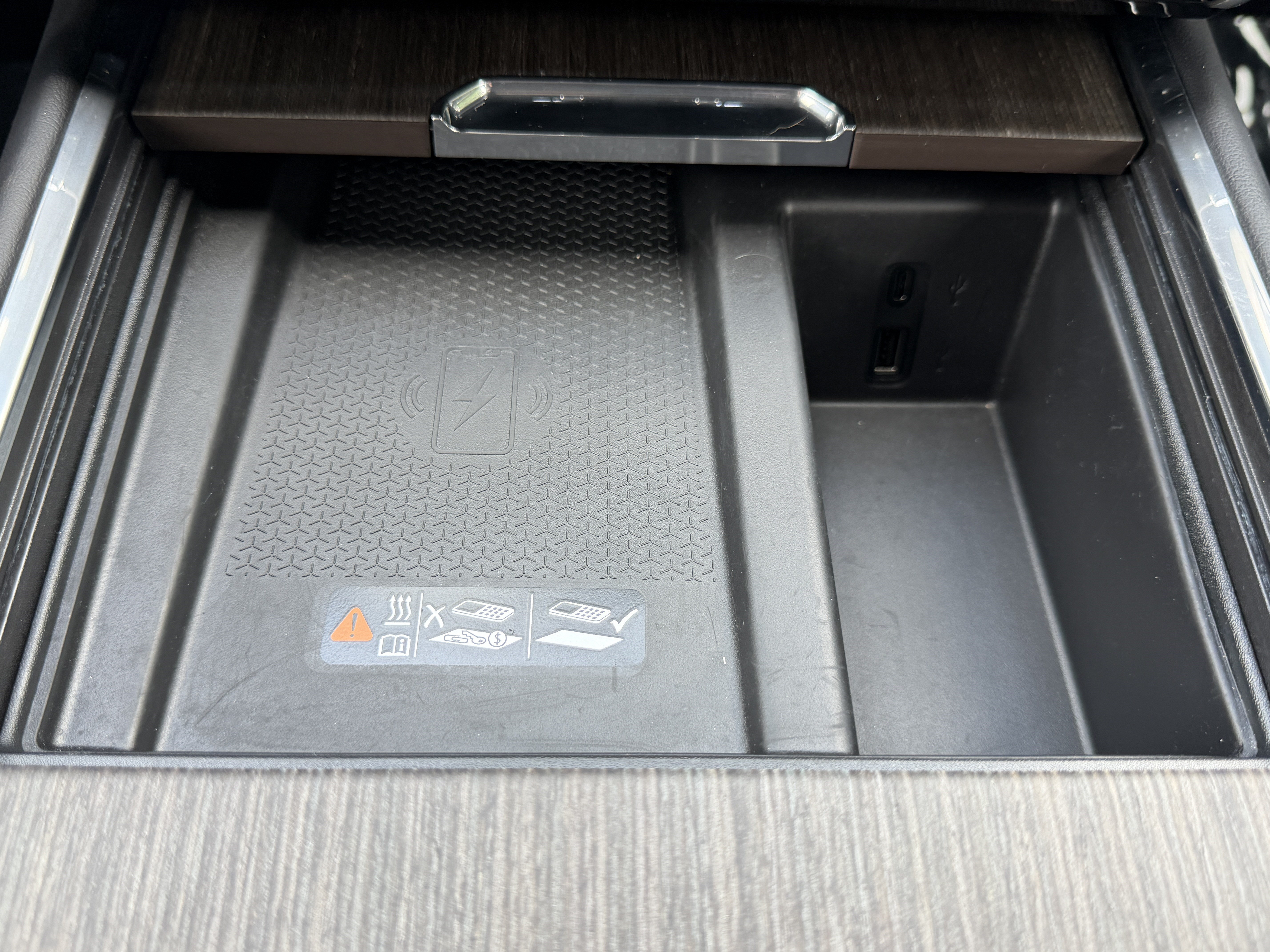 Used 2025 GMC Acadia Denali w/ LPO, Floor Liner Package AWD/4WD image 26