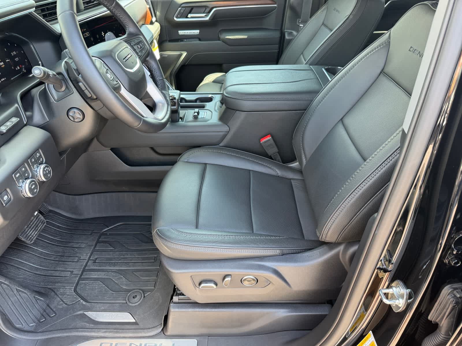 Used 2026 GMC Sierra 1500 Denali AWD/4WD image 10