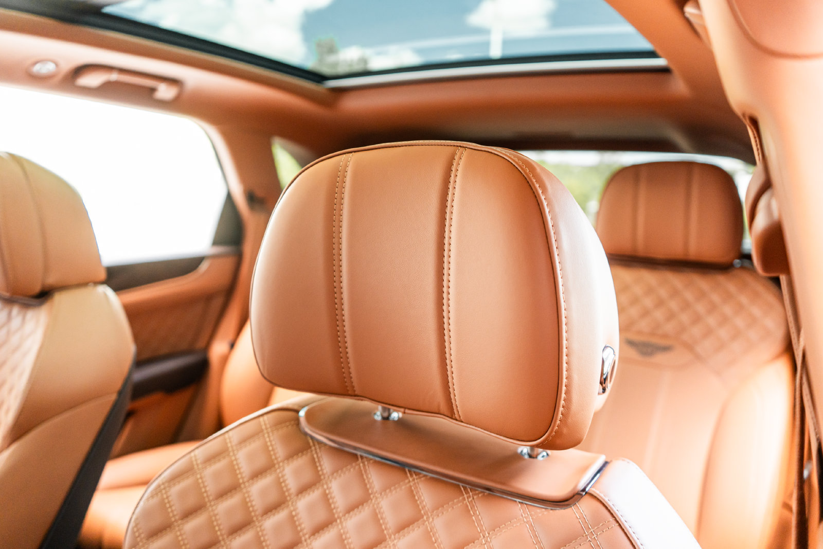 Certified 2022 Bentley Bentayga AWD/4WD image 28