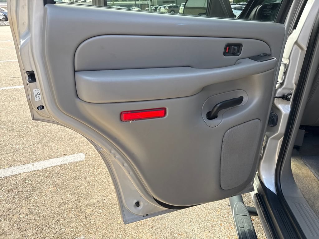 Used 2006 Chevrolet Tahoe Z71 w/ Z71 Preferred Equipment Group RWD image 26