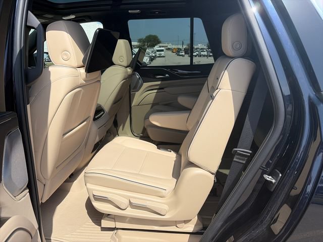 Used 2024 Cadillac Escalade Premium Luxury w/ Performance Package AWD/4WD image 26
