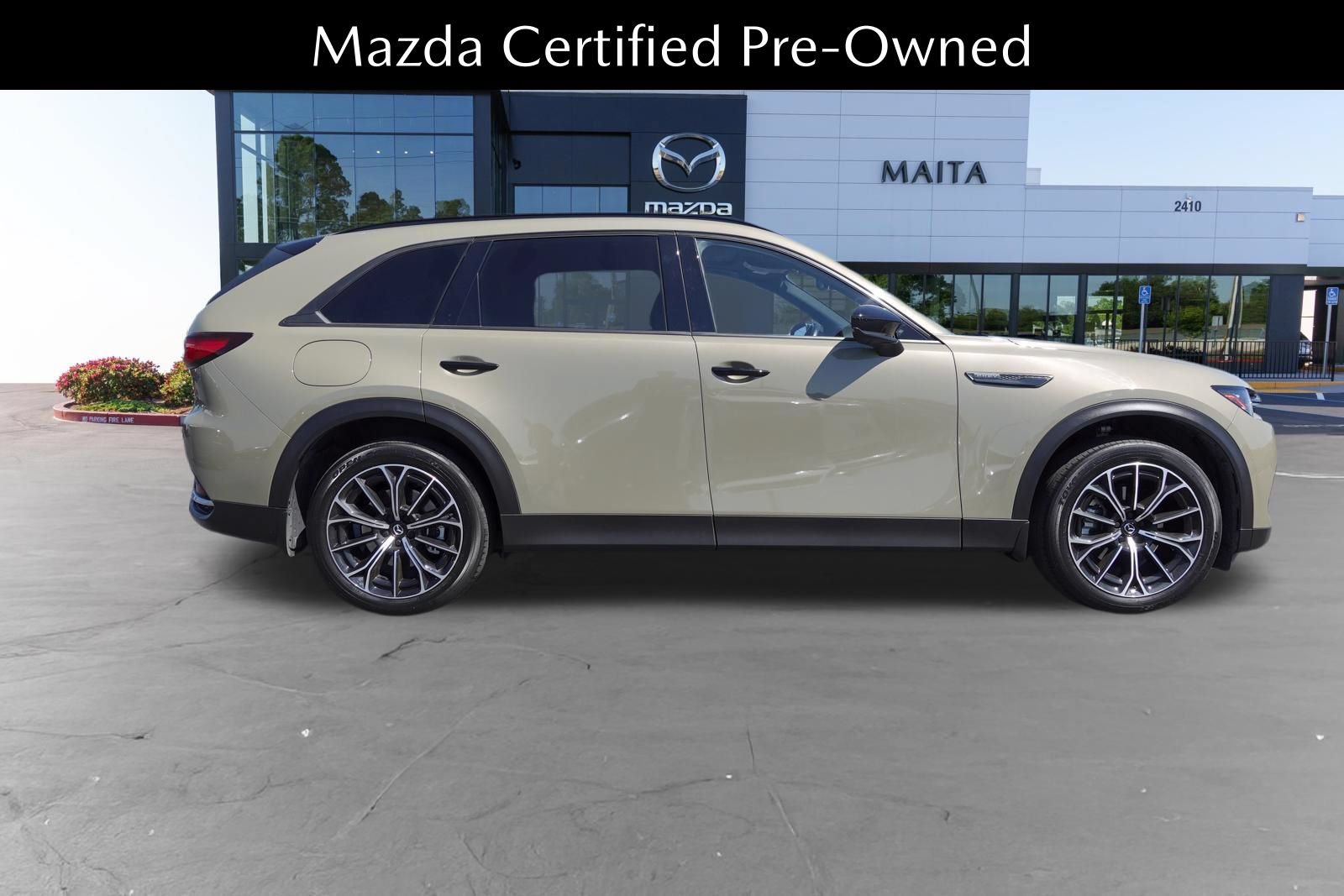 Certified 2025 MAZDA CX-70 Plug-In Hybrid w/ Premium Plus AWD/4WD image 2