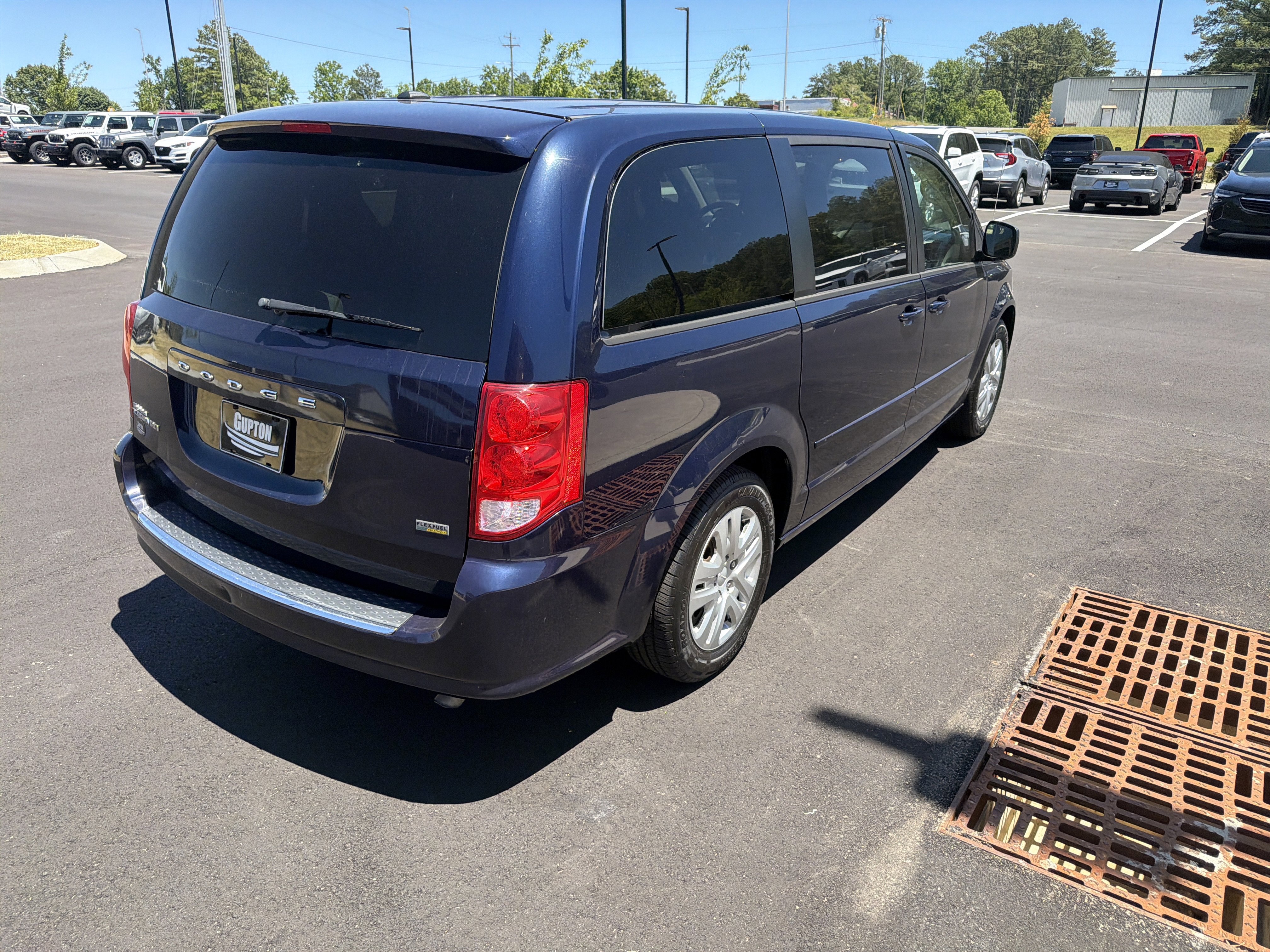 Used 2016 Dodge Grand Caravan SE w/ Quick Order Package 29E SE FWD image 12