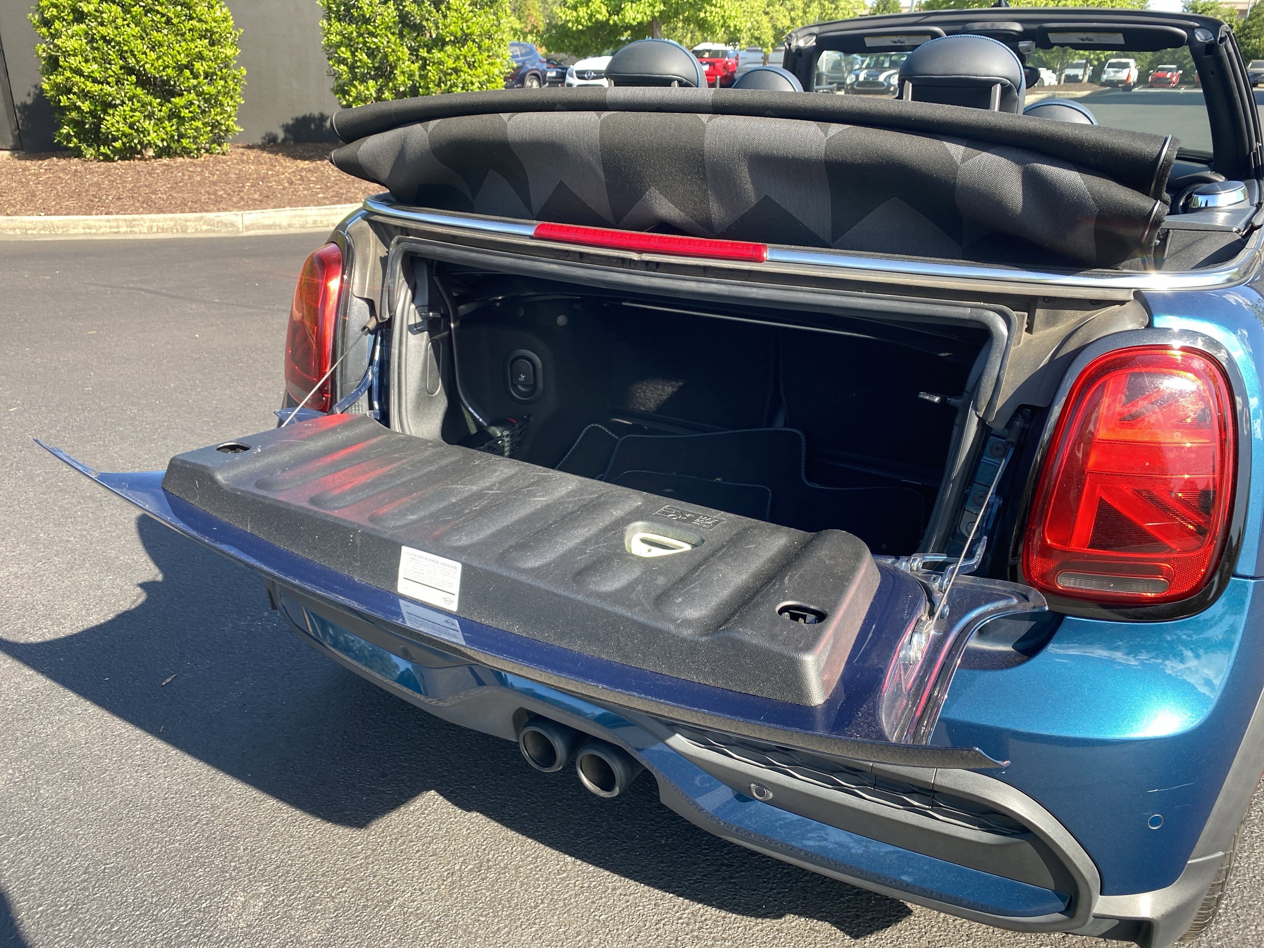 Used 2022 MINI Cooper S w/ Sidewalk Package image 31