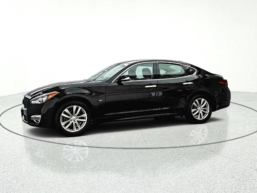 Used 2018 INFINITI Q70 Luxe w/ Proactive Package AWD/4WD image 3