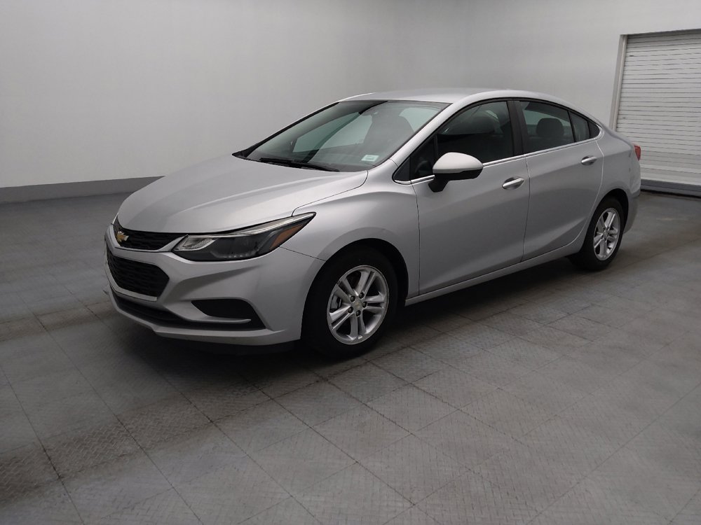 Used 2017 Chevrolet Cruze LT w/ Convenience Package FWD image 2