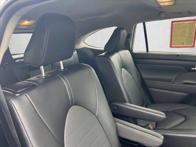Certified 2025 Toyota Highlander XLE image 21