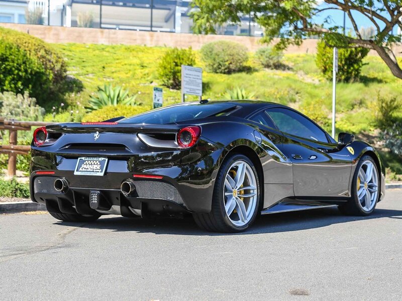 Used 2016 Ferrari 488 GTB RWD image 9