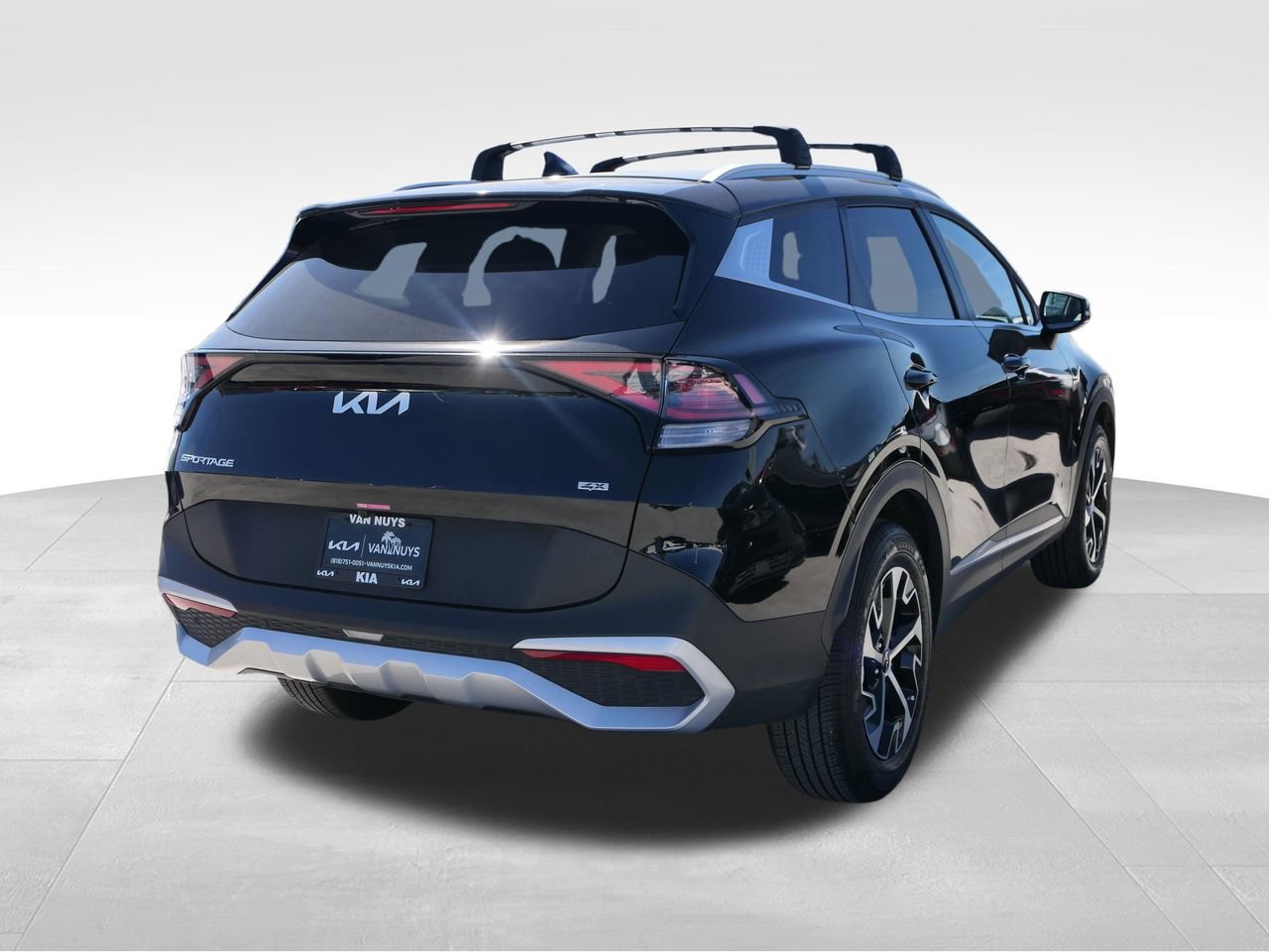 Used 2025 Kia Sportage EX image 2