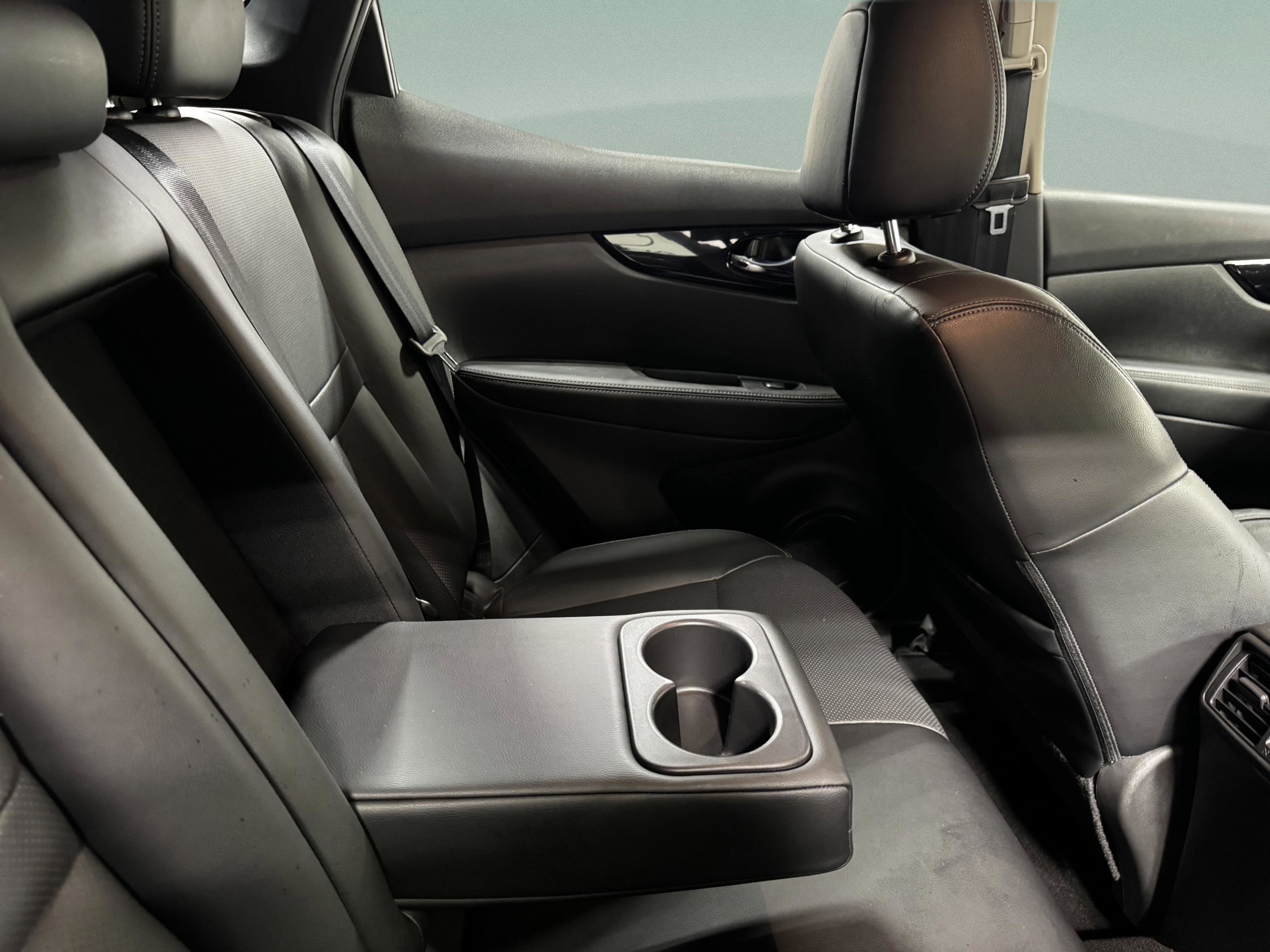 Used 2018 Nissan Rogue Sport SL w/ SL Premium Package image 27