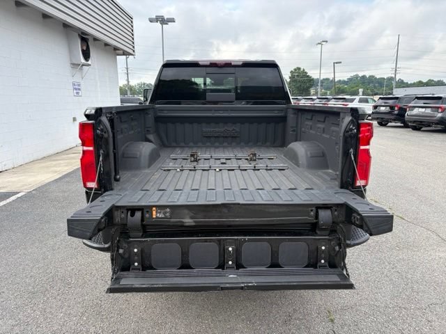 Used 2024 Chevrolet Silverado 2500 High Country w/ Technology Package AWD/4WD image 37