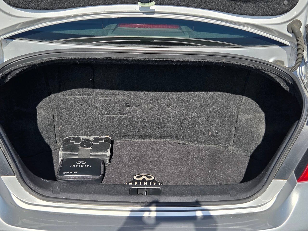 Used 2012 INFINITI M35 w/ Premium Pkg RWD image 40