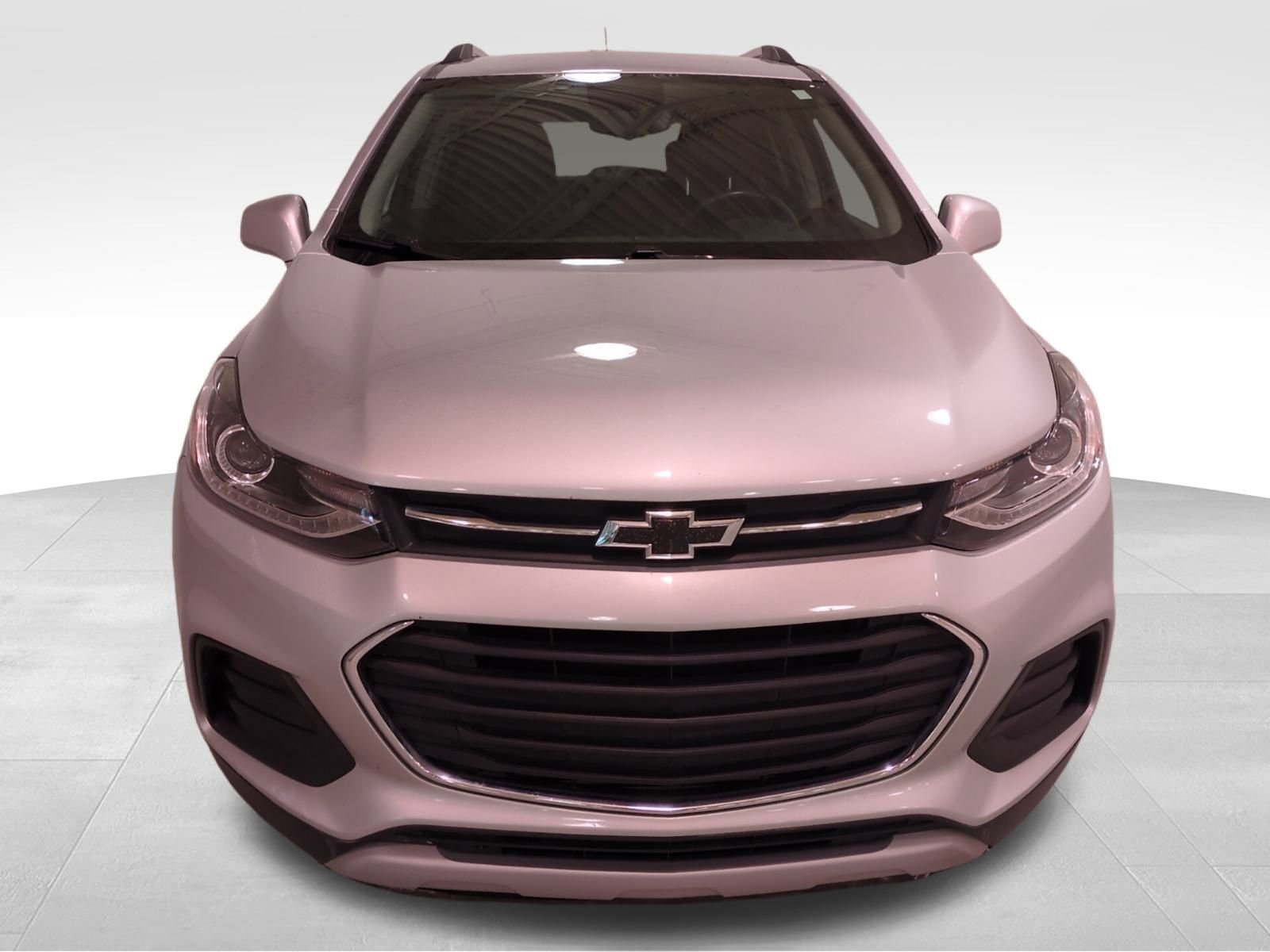 Used 2020 Chevrolet Trax LT w/ LT Convenience Package image 9