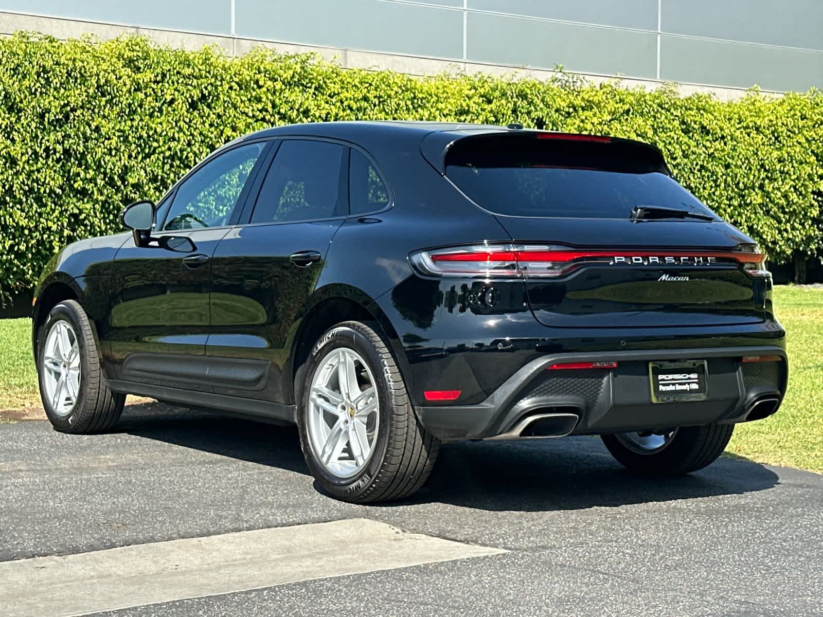 New 2026 Porsche Macan AWD/4WD image 3