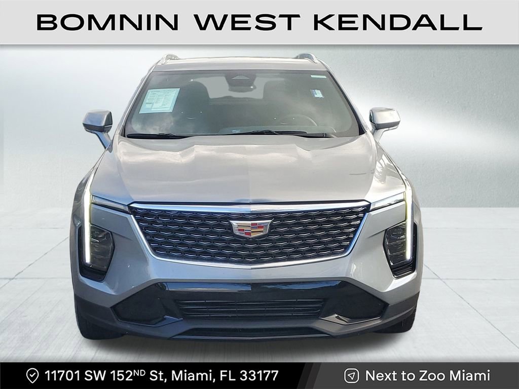 Used 2025 Cadillac XT4 Premium Luxury image 2